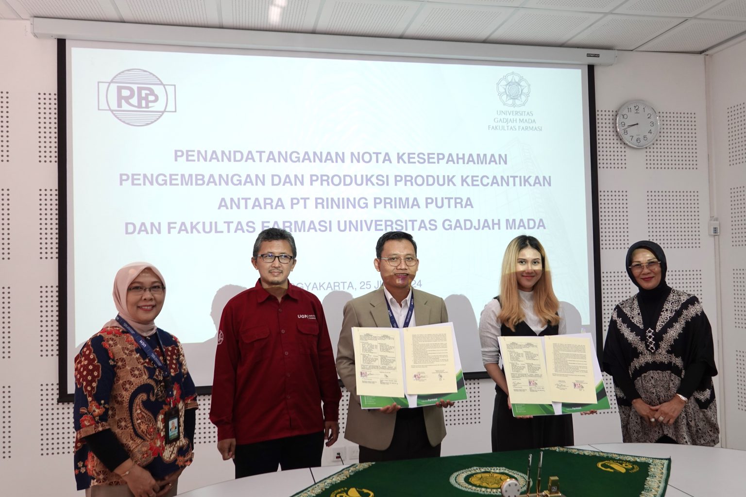 Fakultas Farmasi UGM dan PT. Rining Prima Putra Tandatangani Kerjasama Pengembangan Produk Kecantikan